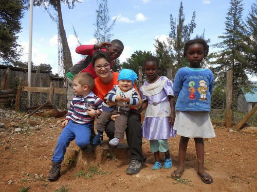 ilaria coi bambini in kenyaJPG