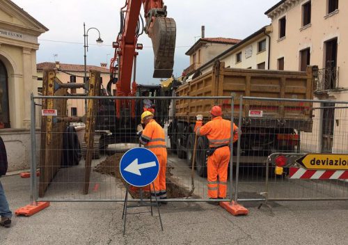 Carrè partiti lavori fognatura marzo 2017 2