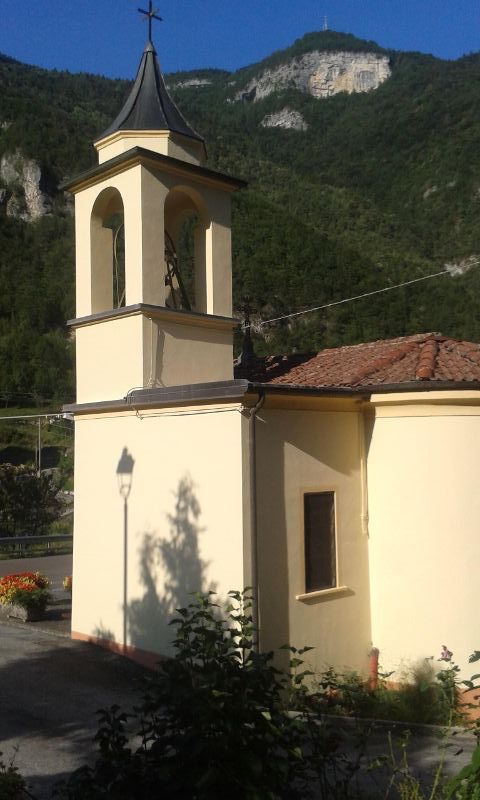 Lastebasse. Torna a splendere la chiesetta di Santa Barbara