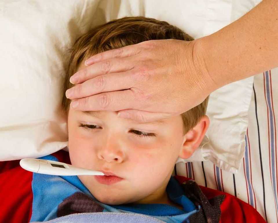 L'influenza è tosta, bimbi con febbre a 40 &quot;No fobia, il virus faccia