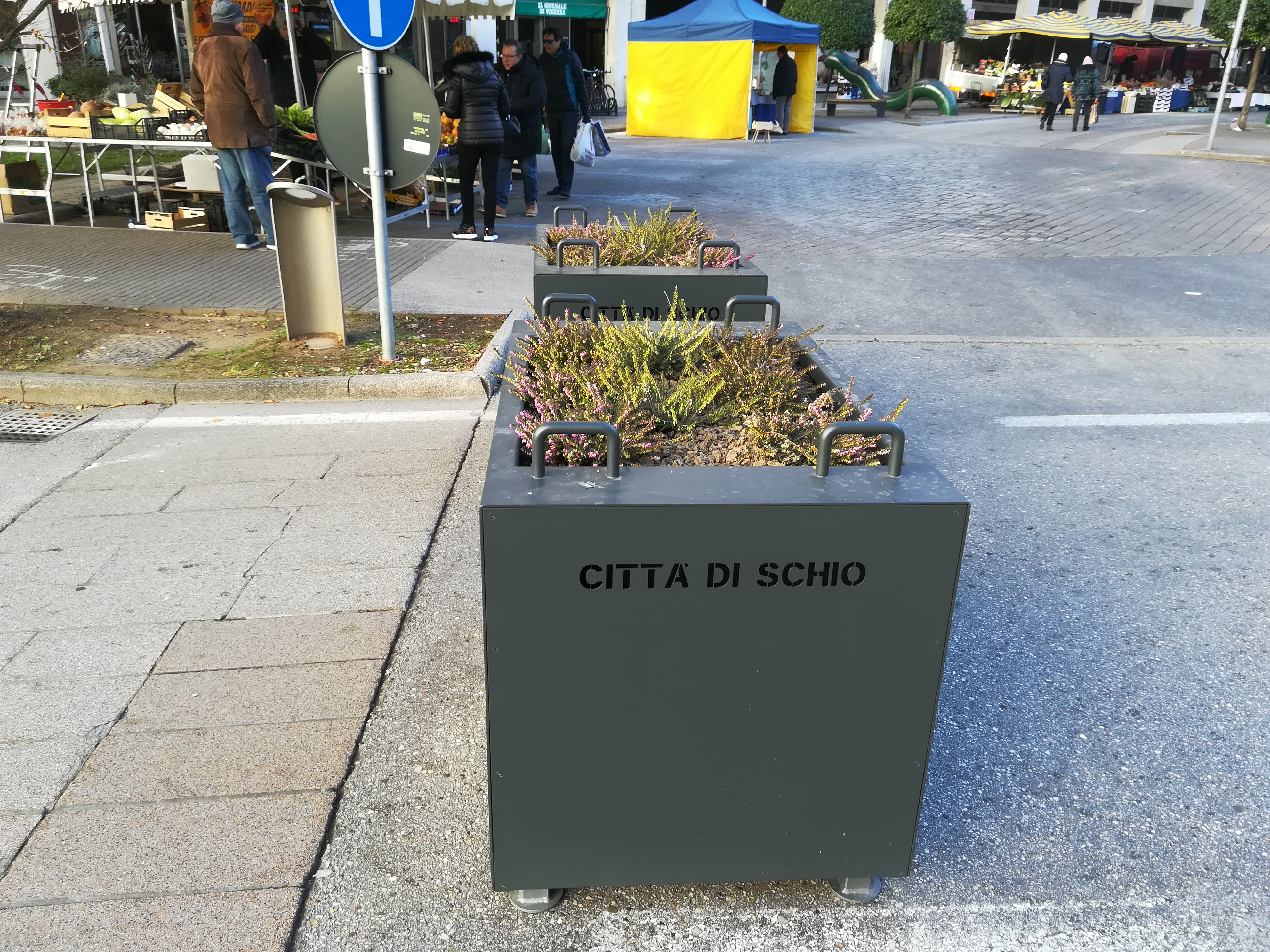 Schio Spuntano Le Fioriere Antiterrorismo AltoVicentinOnline