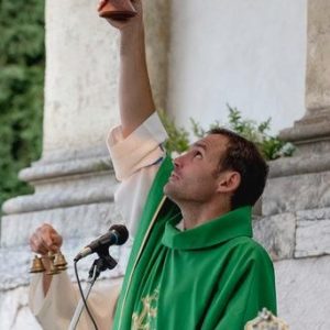 Salcedo Il Coronavirus Non Ferma La Novena A Sant Anna Di Don Pozza