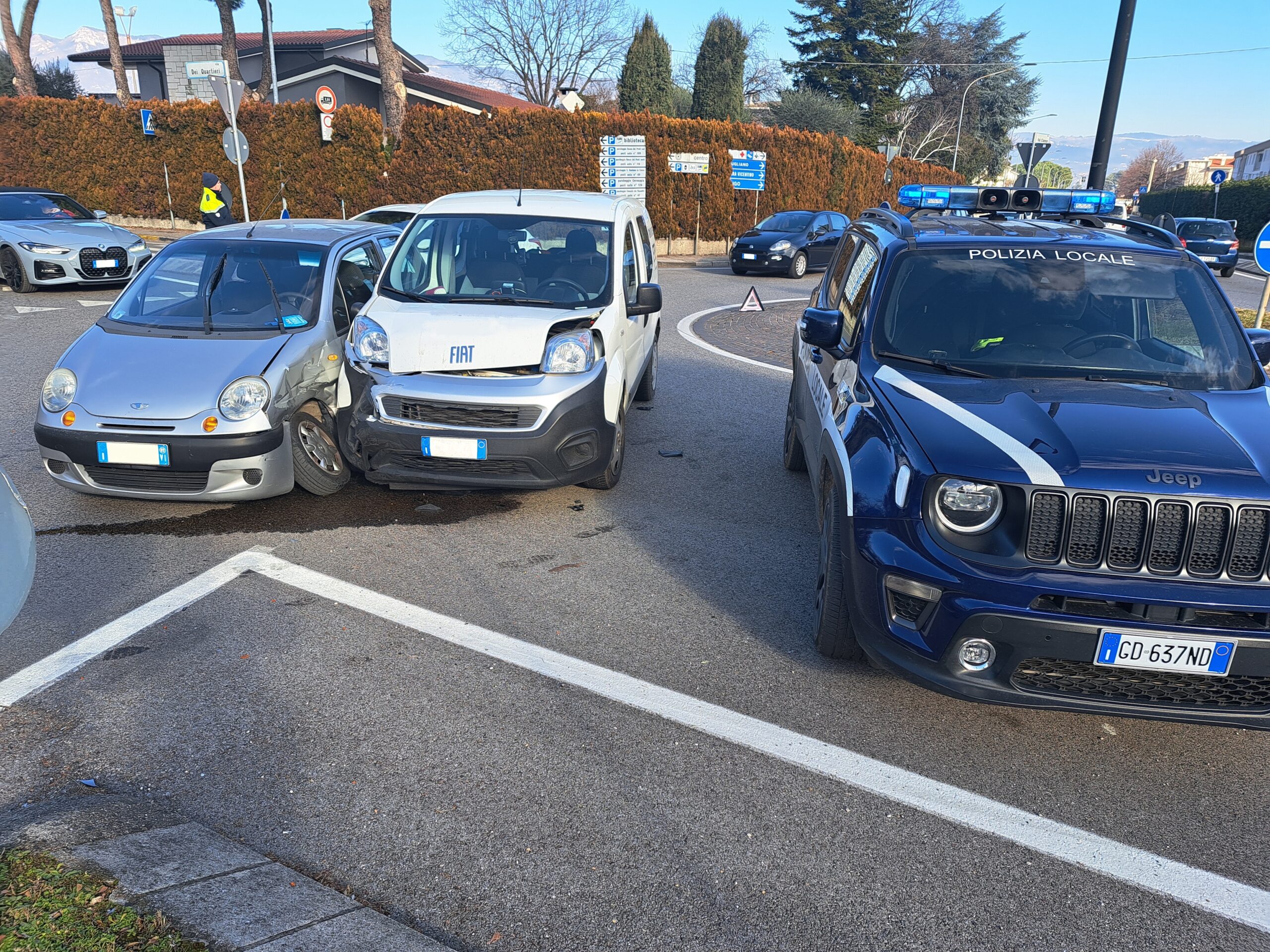 Incidente a Thiene. Scontro tra auto e furgone, una persona ferita ...